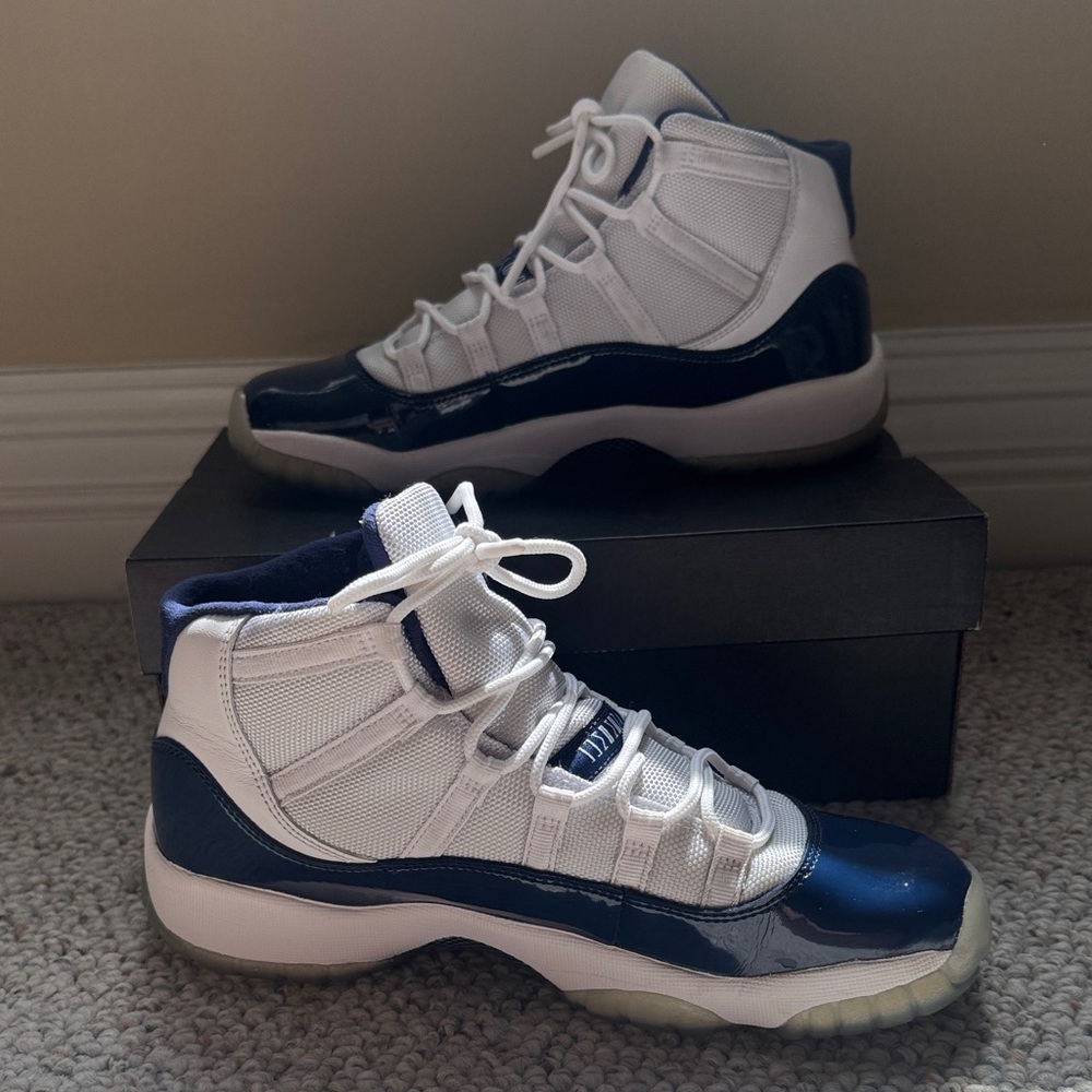 Womens Retro Jordan 11: White and Navy